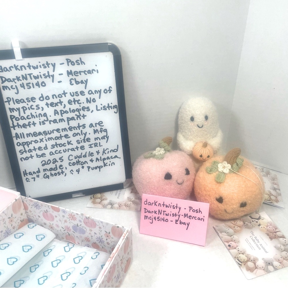 3 PIECE BNWT 2025 CUDDLE + KIND 1 BOUCLE GHOST W PUMPKIN AND 2 BOUCLE PUMPKINS - Picture 2 of 12